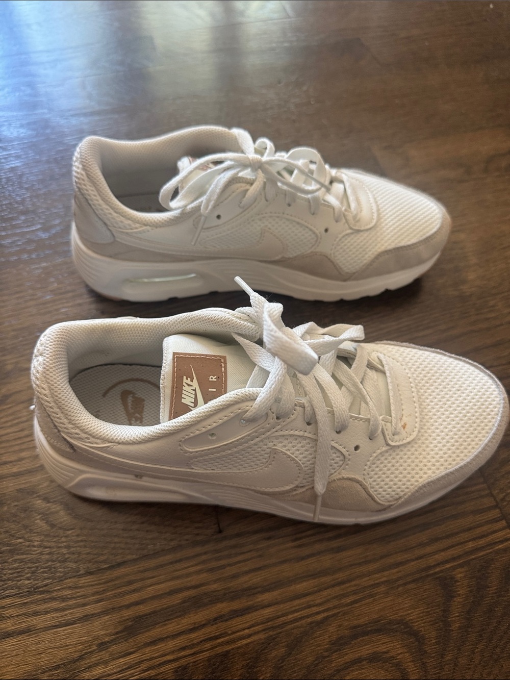 Nike beige and white low-top sneakers - Picture 3 of 5